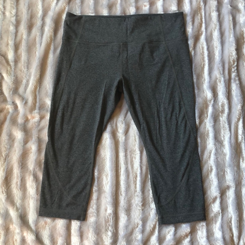 Athleta Yoga Crop Leggings